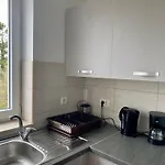 شقة Modern And Spacious 3-bedroom With Balcony & Garden Near *