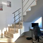 Modern And Spacious 3-bedroom With Balcony & Garden Near شقة *