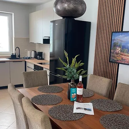 Modern And Spacious 3-bedroom With Balcony & Garden Near *
