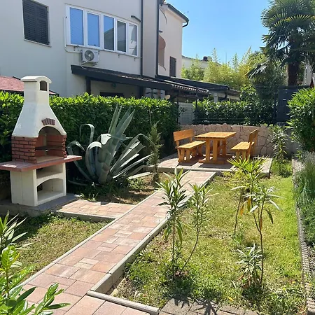 Modern And Spacious 3-bedroom With Balcony & Garden Near *